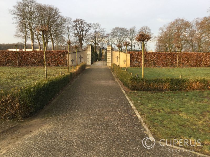 grafmonumenten Tienray RK Tienray (OLV Troost der bedrukten)