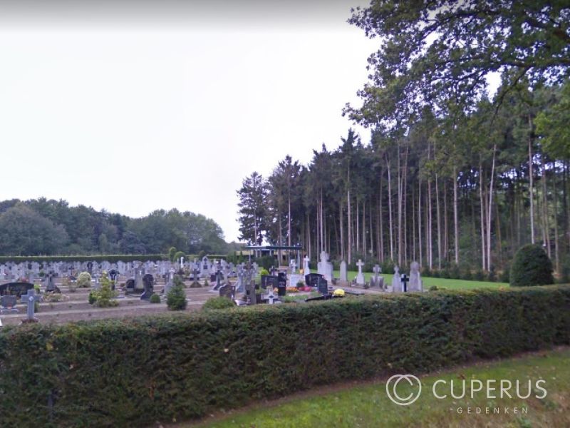 grafstenen Weert Rooms Katholieke Begraafplaats Kerk Laar 