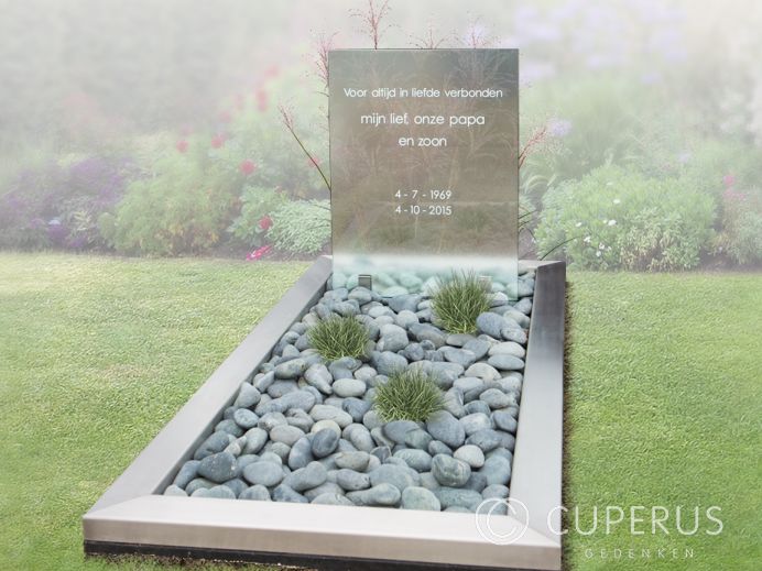 Enkel monument met omranding foto 1