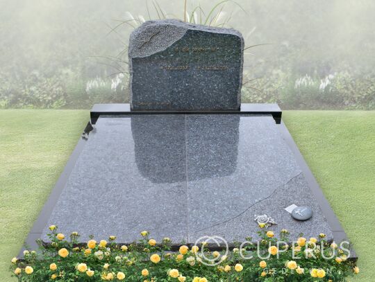 Bijzonder familie grafsteen van Licht Labrador graniet