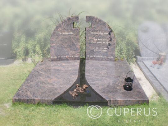Dubbel grafmonument met kruis