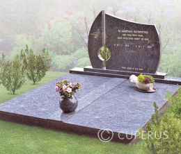 Dubbel monument met vloer