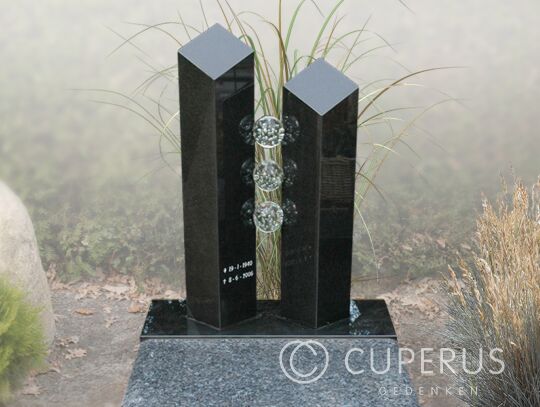Enkel monument met vloer