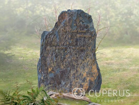 Enkel monument staand