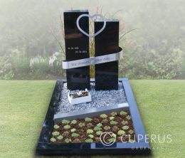 Grafmonument met RVS hartje en band