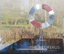 Grafmonument met RVS ornament