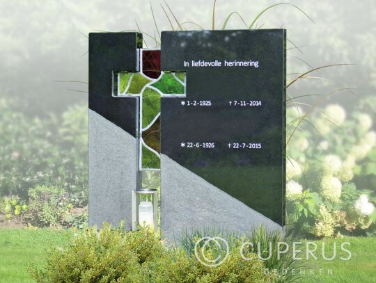 Grafmonument met kruis glas in lood