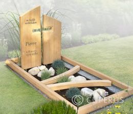 Teakhouten grafmonument met kruis