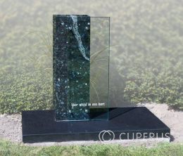 Grafsteen van natuursteen en glas