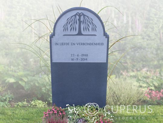 Joodse grafsteen van Belgisch hardsteen met boom