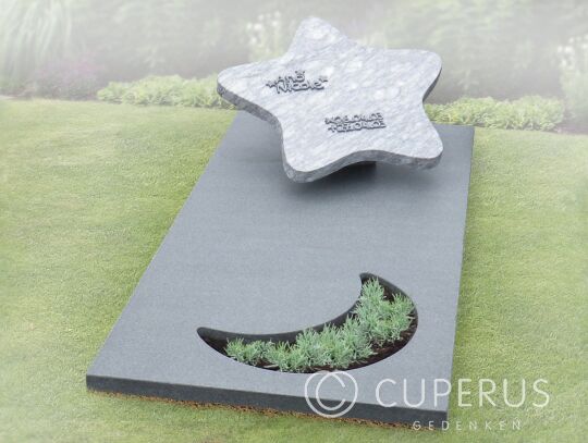 Kindermonument met maan en opschrift op ster