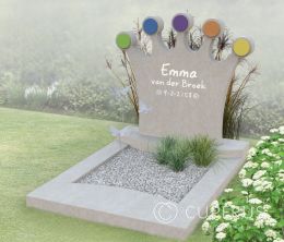 Grafsteen voor kindje met kroon en RVS vlinders