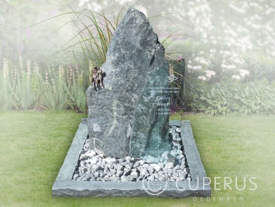 Kort natuurlijk grafmonument