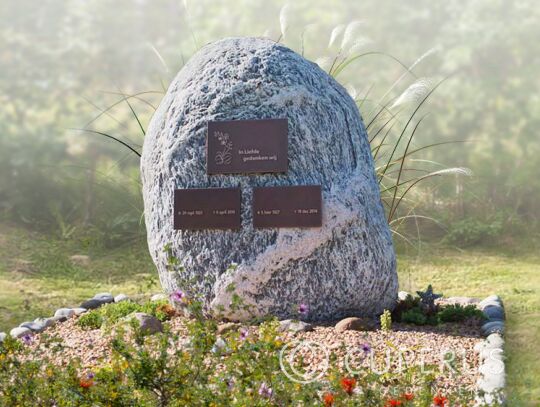 Natuurlijk familiegraf van Ruwe steen