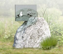 Natuurlijk grafmonument met glasplaatje