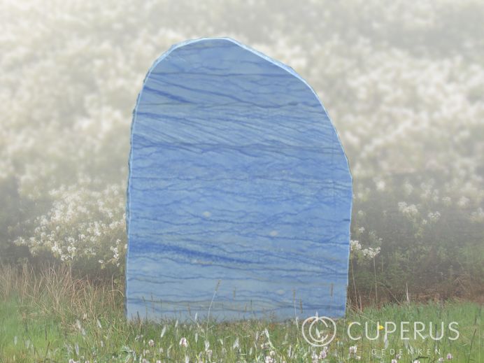 Blauwe grafsteen van Azul Macaube foto 1
