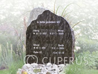 Christelijke ruwe grafsteen van Diabas