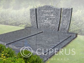 Dubbel grafmonument met driedelige letterplaat