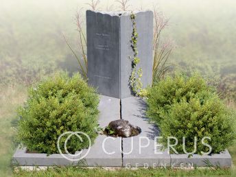 Dubbel grafmonument van grijze Hardsteen