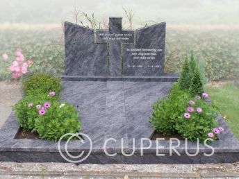 Dubbel monument met vloer