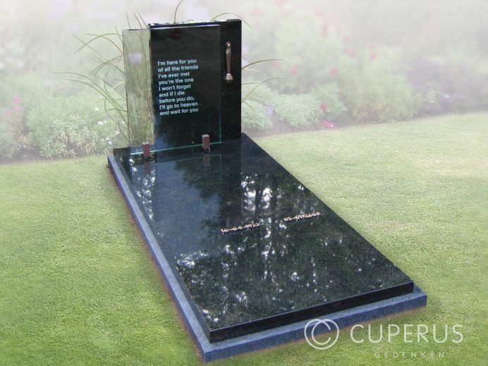 Enkel grafmonument met afdekzerk foto 1