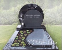 Dubbele grafmonument met twee circels foto 1