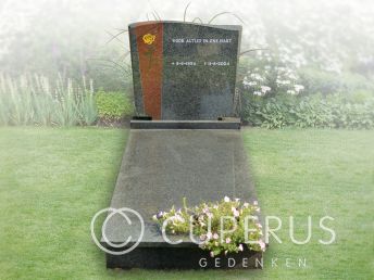 Enkel monument met afdekplaat