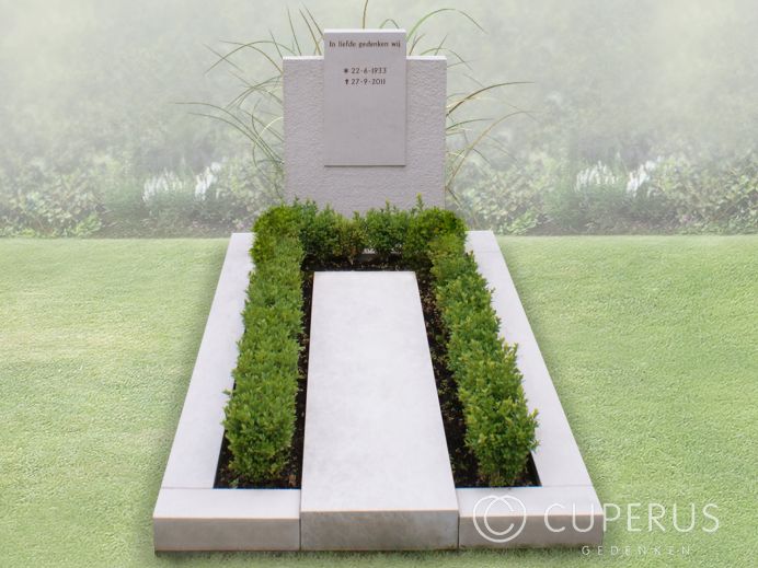 Enkel monument met omranding foto 1
