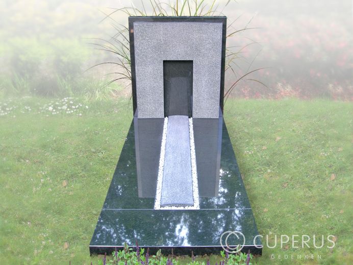 Enkel monument met vloer foto 1