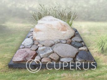 Familie grafmonument met zwerfkeien