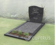 Golfkop grafsteen met bloemstrook foto 3