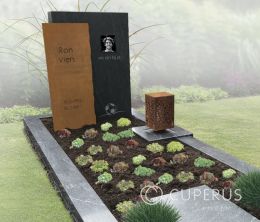 Enkel grafmonument met foto en cortenstalen tekstplaat