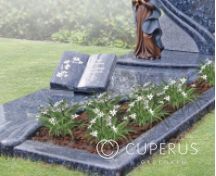 Hartvormig grafmonument met boek en beeldje foto 3