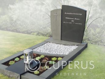 Grafmonument met kruis op de steen