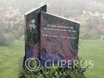 Grafsteen van Indian Aurora graniet met schuine afloop