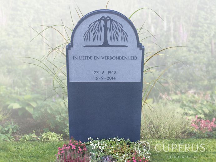 Joodse grafsteen van Belgisch hardsteen met boom foto 1