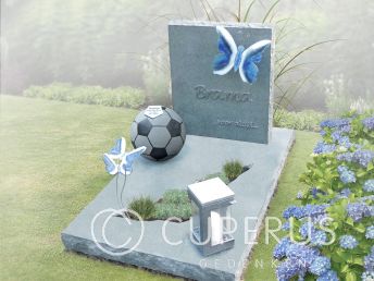 Kindermonument met voetbal en vlinders