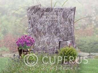 Kort grafmonument van Orion graniet