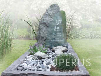 Natuurlijk grafmonument met zwerfkei en glas