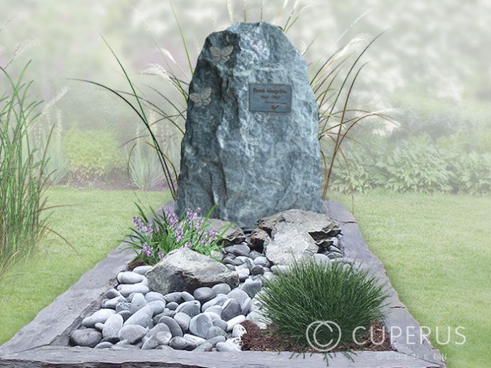 Natuurlijk keien grafmonument foto 1