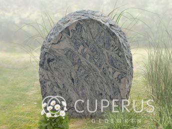 Ruwe grafsteen ovaalvormig