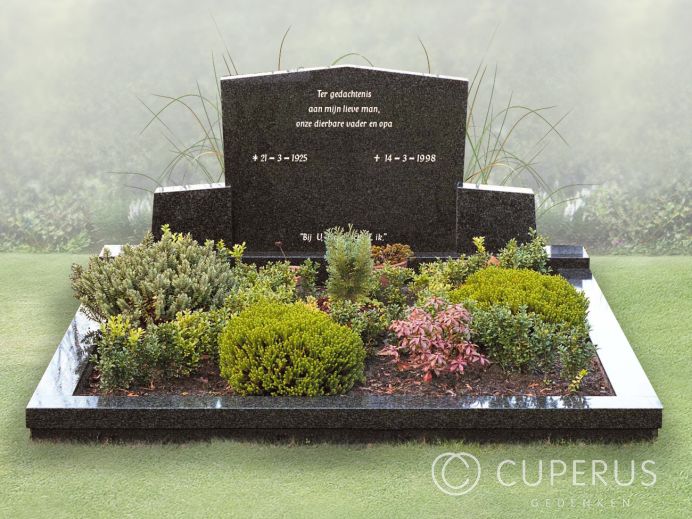 Schuin aflopend familie grafsteen van Impala graniet foto 1