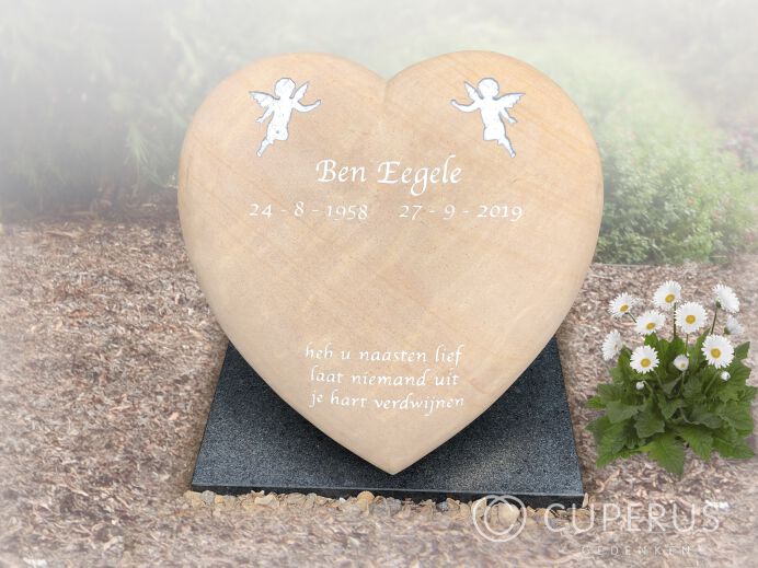 Urnengraf met hart lettersteen foto 1